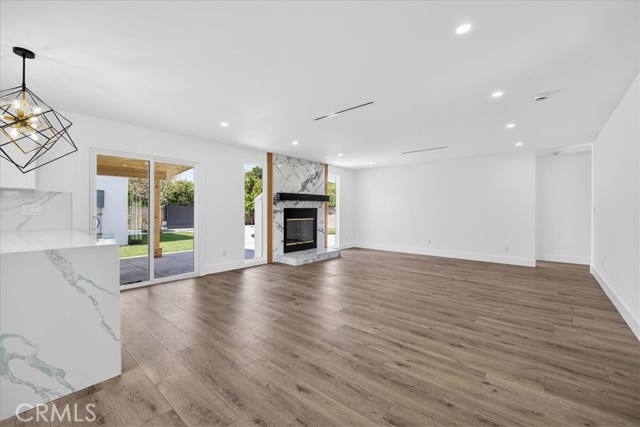 Detail Gallery Image 8 of 49 For 7055 Fallbrook Ave, West Hills,  CA 91307 - 4 Beds | 2 Baths