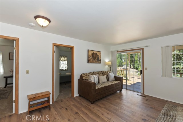 747 Boulder Bay, Big Bear Lake CA: https://media.crmls.org/medias/95f5c04c-d8b9-4ad7-8fb1-cd102727d751.jpg