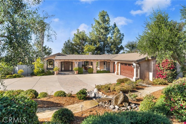 1632 Country Club Drive, Redlands CA: https://media.crmls.org/medias/95f62e8a-86f5-4429-8a02-c41594202bf7.jpg