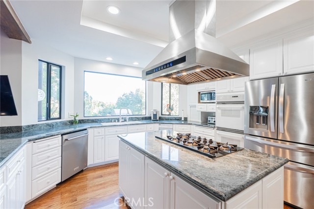 Detail Gallery Image 19 of 41 For 25573 via Paladar, Valencia,  CA 91355 - 6 Beds | 4 Baths