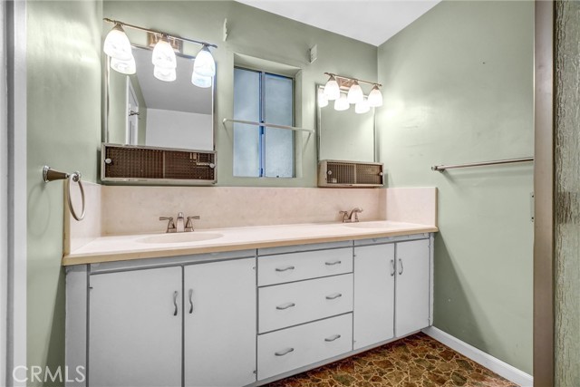 Detail Gallery Image 17 of 21 For 6361 Los Robles, Buena Park,  CA 90621 - 3 Beds | 2 Baths