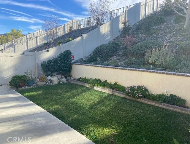 18319 Lapis Lane, San Bernardino CA: https://media.crmls.org/medias/95f6b0fb-c2e5-4c57-bafb-3017adf8e231.jpg