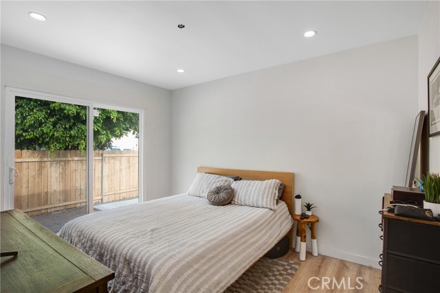 Detail Gallery Image 7 of 21 For 7512 Woodley Ave, Van Nuys,  CA 91406 - 4 Beds | 2 Baths