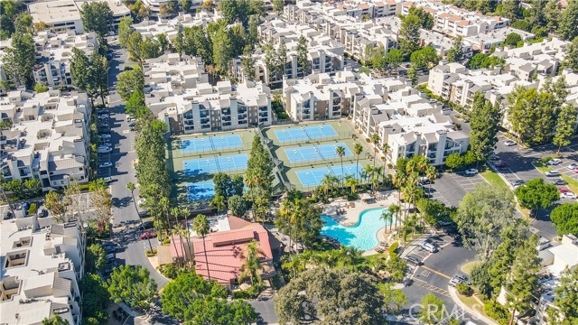 Detail Gallery Image 21 of 24 For 5530 Owensmouth Ave #325,  Woodland Hills,  CA 91367 - 2 Beds | 2 Baths