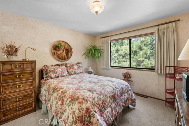 Detail Gallery Image 16 of 30 For 268 Olympic, Big Bear Lake,  CA 92315 - 4 Beds | 3 Baths