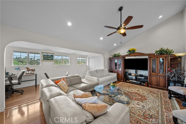 Detail Gallery Image 21 of 51 For 5156 Campo, Woodland Hills,  CA 91364 - 5 Beds | 4 Baths