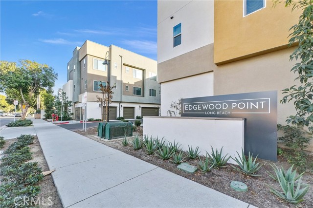 Detail Gallery Image 3 of 26 For 18 E Sunset St, Long Beach,  CA 90805 - 3 Beds | 3 Baths