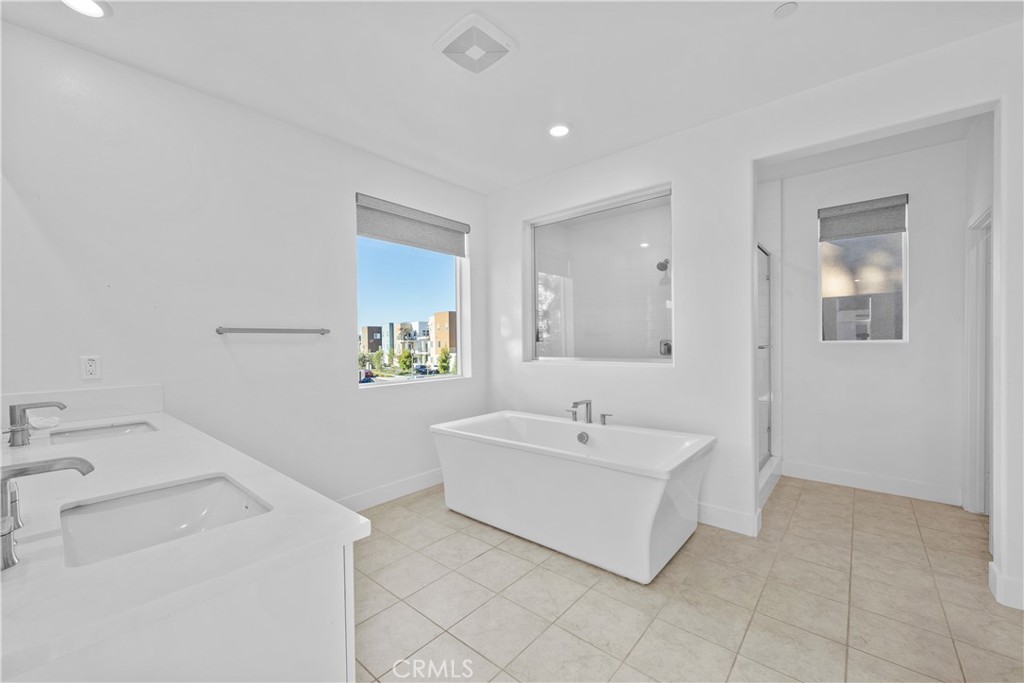 MLS #OC25272647 image #36