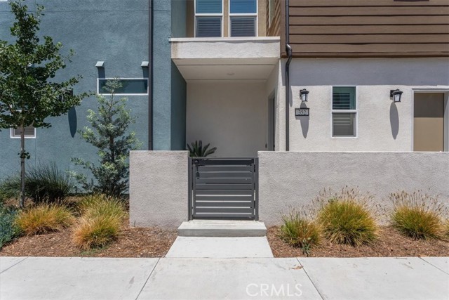 352 Merit, Irvine CA: https://media.crmls.org/medias/95fabb58-2635-4e5f-b150-73de38def622.jpg