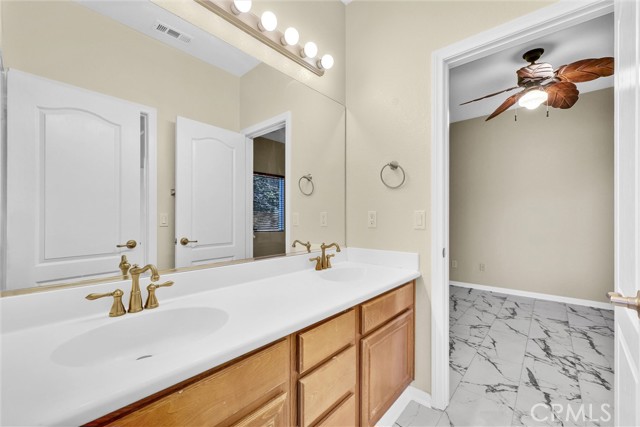 Detail Gallery Image 11 of 28 For 29878 Salmon, Menifee,  CA 92584 - 4 Beds | 3/1 Baths