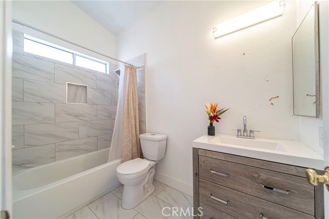 Detail Gallery Image 18 of 30 For 11334 Oak Knoll Dr, Fontana,  CA 92337 - 3 Beds | 2/1 Baths