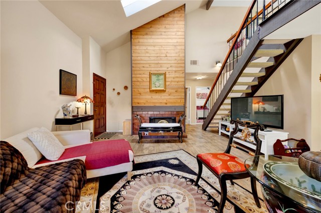 Detail Gallery Image 9 of 47 For 456 E San Jose Ave #B,  Burbank,  CA 91501 - 2 Beds | 2 Baths