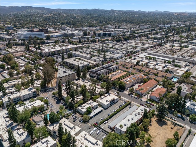 Detail Gallery Image 28 of 32 For 5700 Etiwanda Ave #105,  Tarzana,  CA 91356 - 3 Beds | 2 Baths