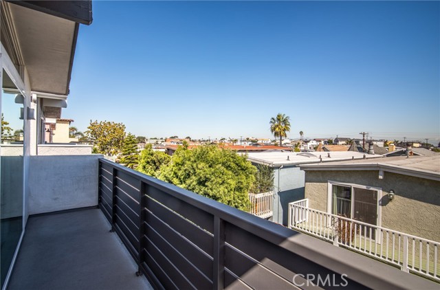 1616 Stanford Avenue, Redondo Beach, California 90278, 3 Bedrooms Bedrooms, ,2 BathroomsBathrooms,Residential,Sold,Stanford,SB22034123