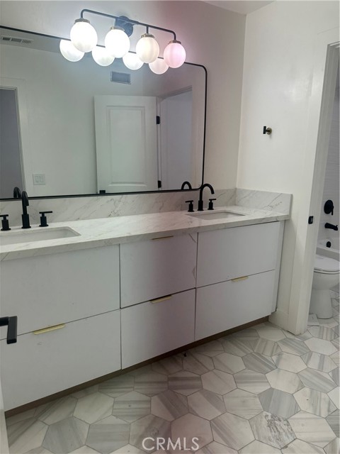 8043 Hillandale Drive, San Diego CA: https://media.crmls.org/medias/95fe44b0-8645-41b3-b1b0-fd42b525eaf6.jpg
