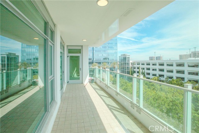 3141 Michelson Drive, Irvine CA: https://media.crmls.org/medias/95fee16a-a99a-4f2d-8748-4f8a30ba5327.jpg