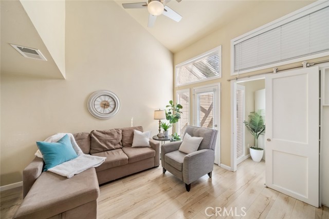 1185 E Foothill Boulevard, San Luis Obispo CA: https://media.crmls.org/medias/95fef2dc-ea73-464f-914c-9e6d7070d4c0.jpg