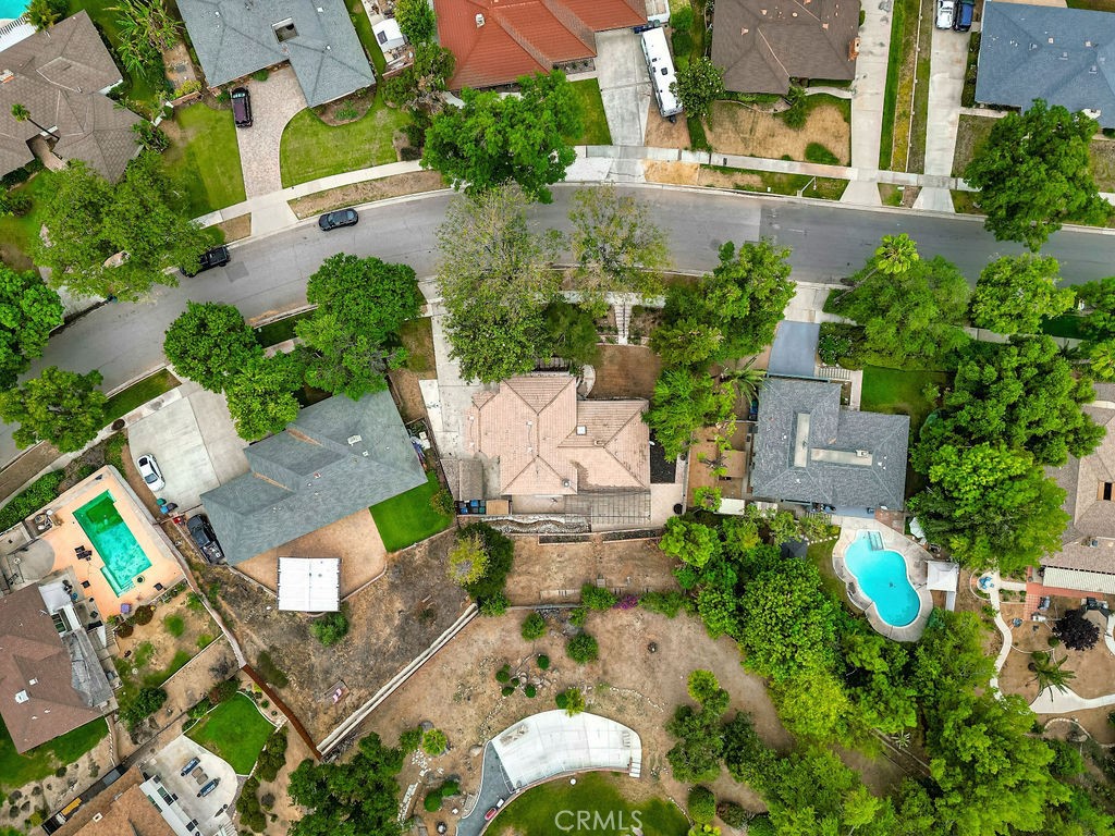 https://media.crmls.org/medias/95ffde68-804f-4f24-a351-21835341376a.jpg?preset=X-Large