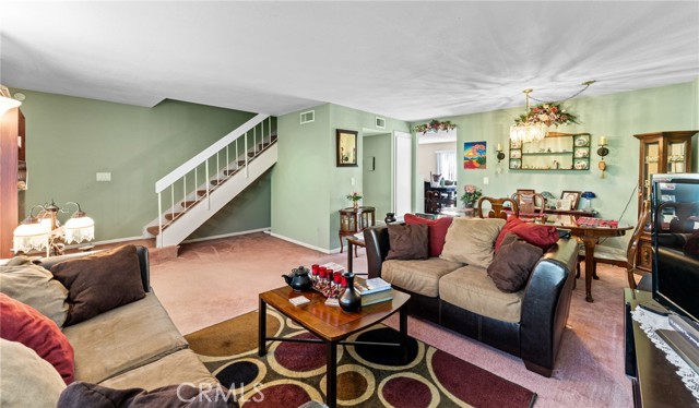 Detail Gallery Image 4 of 28 For 694 Rosewood Ln, San Dimas,  CA 91773 - 3 Beds | 2/1 Baths