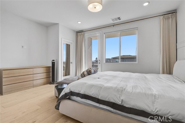 275 Sash, Irvine CA: https://media.crmls.org/medias/96002275-a5b9-4ac3-825d-2805bb73d772.jpg