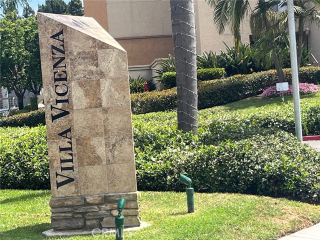 Detail Gallery Image 6 of 13 For 8889 Caminito Plaza Centro #7304,  San Diego,  CA 92122 - 2 Beds | 2 Baths