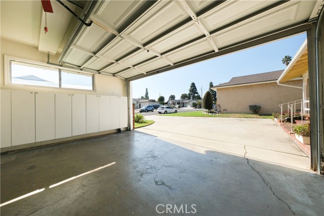 419 W Martinshire, Carson CA: https://media.crmls.org/medias/9601353d-dd20-459c-82e2-face52f54847.jpg