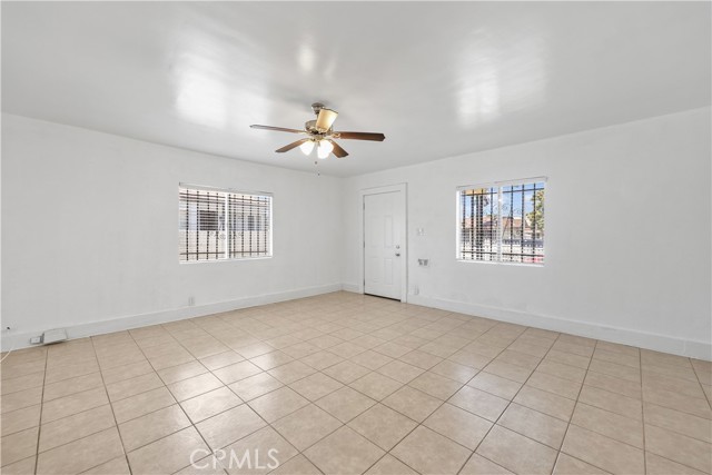 Detail Gallery Image 9 of 40 For 1220 W 92nd St, Los Angeles,  CA 90044 - 4 Beds | 2 Baths