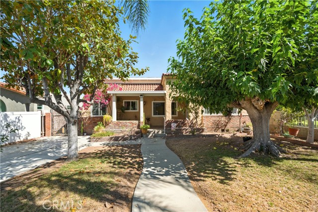 1909 Marlborough Avenue, Riverside CA: https://media.crmls.org/medias/9601a723-968c-469e-876c-78c966746fd7.jpg