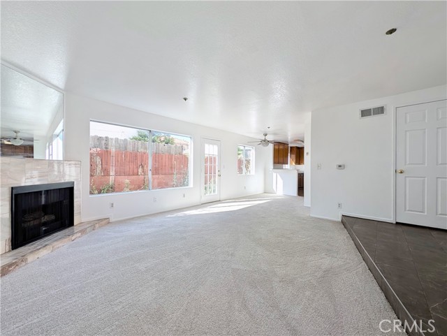 9235 Woodman Avenue, Arleta CA: https://media.crmls.org/medias/96025976-f06e-4e4c-9806-0c05cd0e7805.jpg