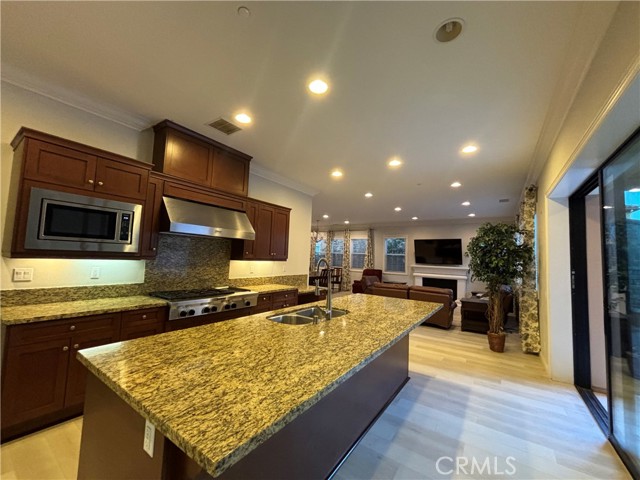 Detail Gallery Image 2 of 23 For 17 Starflower, Lake Forest,  CA 92630 - 5 Beds | 5/1 Baths