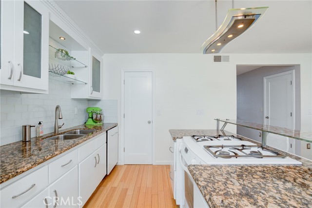 2617 Ruhland Avenue, Redondo Beach, California 90278, 2 Bedrooms Bedrooms, ,1 BathroomBathrooms,Residential,Sold,Ruhland,SB23059783
