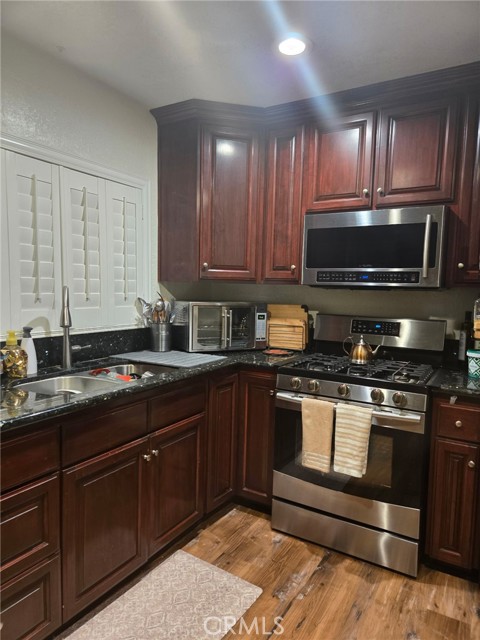 Detail Gallery Image 6 of 35 For 1165 E Alvarado St, Pomona,  CA 91767 - 4 Beds | 3 Baths