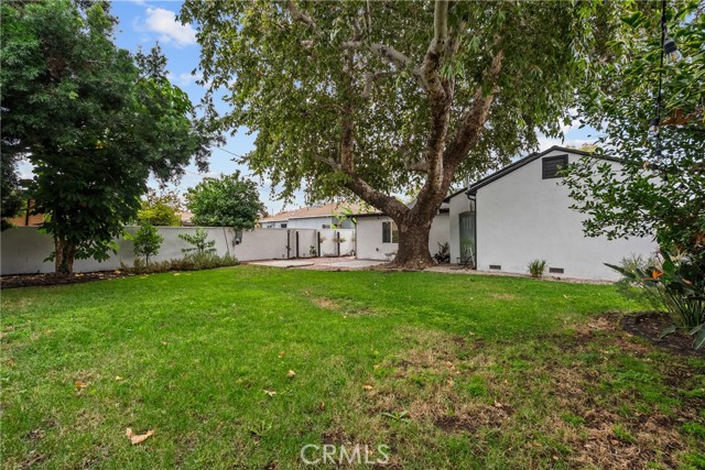 13817 Bromwich Street, Arleta CA: https://media.crmls.org/medias/96043aee-84e1-438b-8872-deeb31c154d6.jpg
