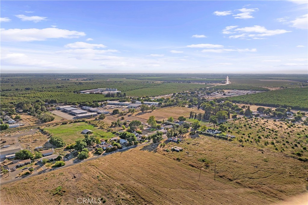 https://media.crmls.org/medias/96046125-2fe9-43c9-b189-b879d6b946af.jpg?preset=X-Large