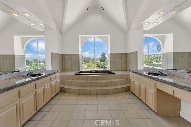 6041 Calle Mirador, Yorba Linda CA: https://media.crmls.org/medias/96048047-6b36-4e8b-b7c9-de59d1753998.jpg