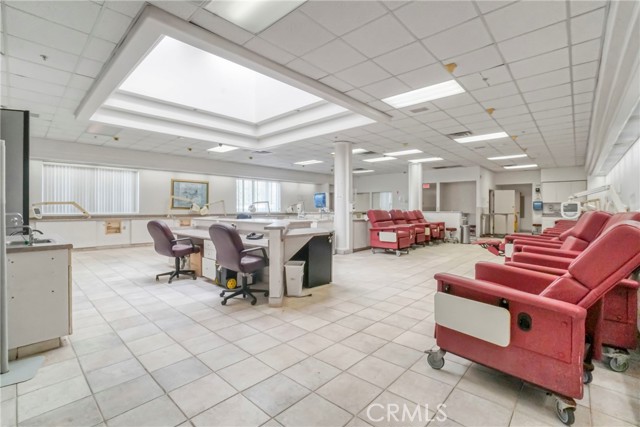 994 South La Brea Avenue, Inglewood, California 90301, ,Commercial Lease,For Rent,994 South La Brea Avenue,CRSB25022780