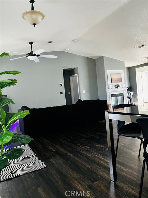 Detail Gallery Image 2 of 16 For 16315 Winona, Victorville,  CA 92395 - 4 Beds | 3 Baths