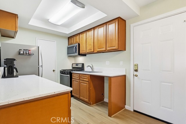 Detail Gallery Image 8 of 26 For 915 Carob Way #3,  Montebello,  CA 90640 - 3 Beds | 2 Baths