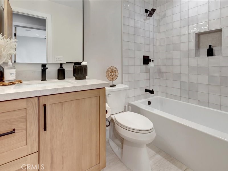 MLS #OC25223093 image #14