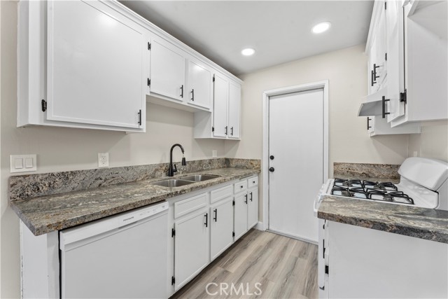 Detail Gallery Image 1 of 20 For 2020 La Mesa Ct, Hemet,  CA 92545 - 2 Beds | 2 Baths