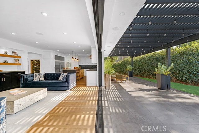 Detail Gallery Image 25 of 64 For 13130 Albers St, Sherman Oaks,  CA 91401 - 6 Beds | 4 Baths