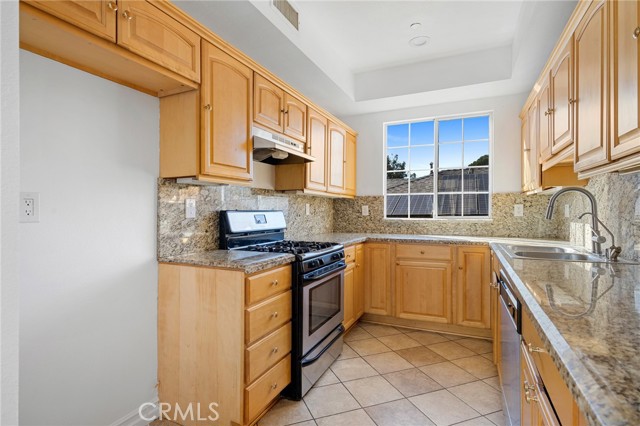 Detail Gallery Image 11 of 30 For 6831 Valmont St #1,  Tujunga,  CA 91042 - 3 Beds | 2/1 Baths