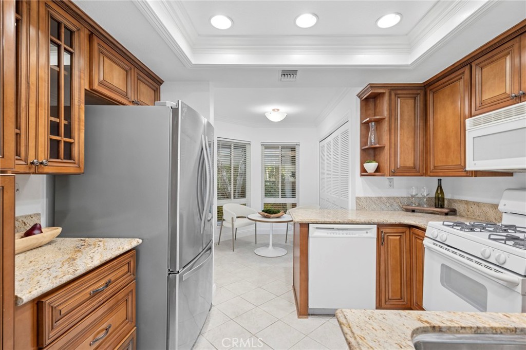 MLS #OC25243324 image #10