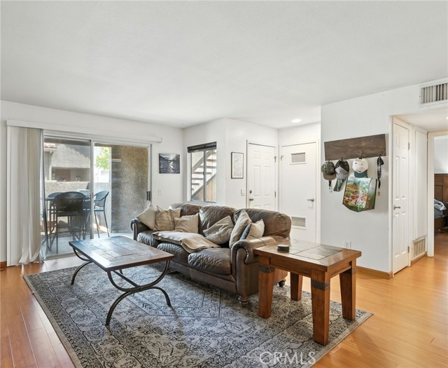 200 E Alessandro Boulevard, Riverside CA: https://media.crmls.org/medias/960bc534-092b-4a89-9126-00cf959ed632.jpg
