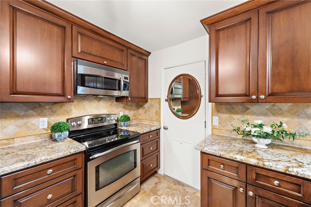 Detail Gallery Image 9 of 30 For 22081 Caminito Vino, Laguna Hills,  CA 92653 - 2 Beds | 1/1 Baths