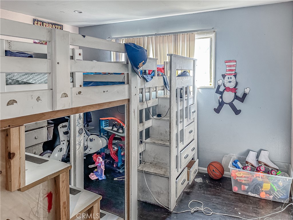 https://media.crmls.org/medias/960dc136-2237-4dcf-aeed-b6ac8ec03764.jpg?preset=X-Large