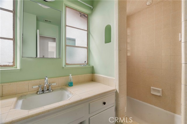 Detail Gallery Image 13 of 55 For 209 Decatur St, Bakersfield,  CA 93308 - 2 Beds | 1 Baths