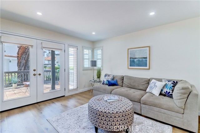 40 Lobelia, Rancho Santa Margarita CA: https://media.crmls.org/medias/960e0c32-36b0-494d-b4cc-44887fc324d5.jpg