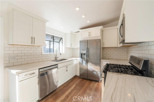 Detail Gallery Image 9 of 39 For 641 Cove, Costa Mesa,  CA 92627 - 4 Beds | 3 Baths