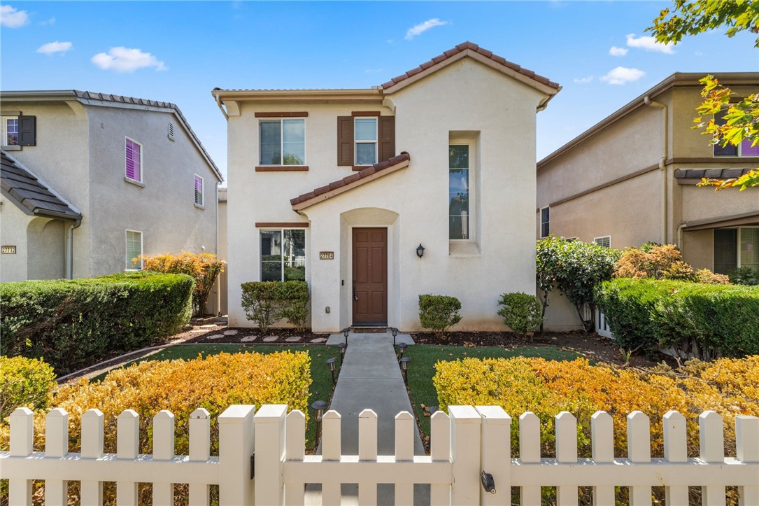 Detail Gallery Image 8 of 54 For 27704 Passion Flower Ct, Murrieta,  CA 92562 - 3 Beds | 2/1 Baths